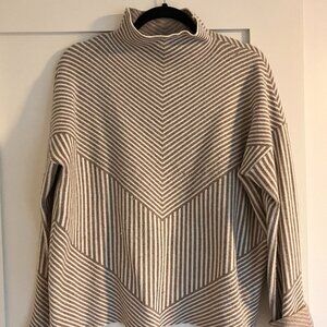 Tahari chevron sweater (beige/white)